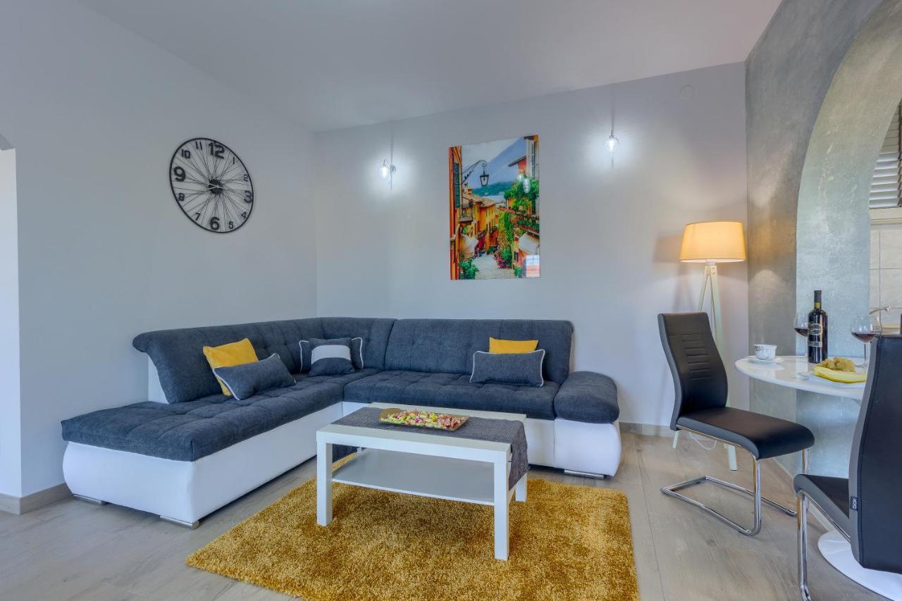 פודסטראנה Apartments Pepa מראה חיצוני תמונה